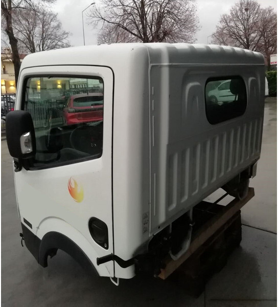 Nissan NT 400 - Cab and interior for Truck: picture 4 Nissan NT 400 - Cab and interior for Truck: picture 4