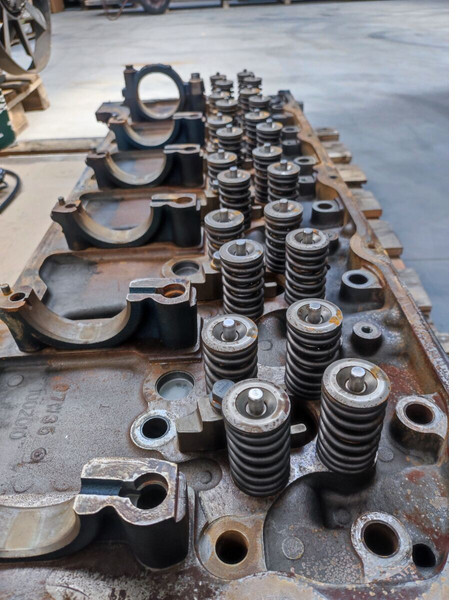 Renault DXI11 DXI 11 - Cylinder block for Truck: picture 1 Renault DXI11 DXI 11 - Cylinder block for Truck: picture 1
