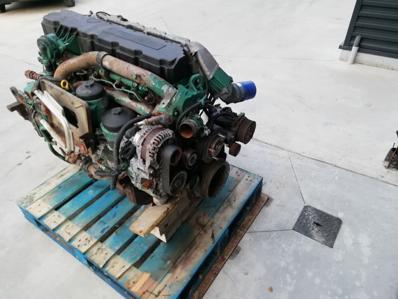 Volvo FL FE - D7F - 240 260 280 300 320 340 - Engine for Truck: picture 2 Volvo FL FE - D7F - 240 260 280 300 320 340 - Engine for Truck: picture 2