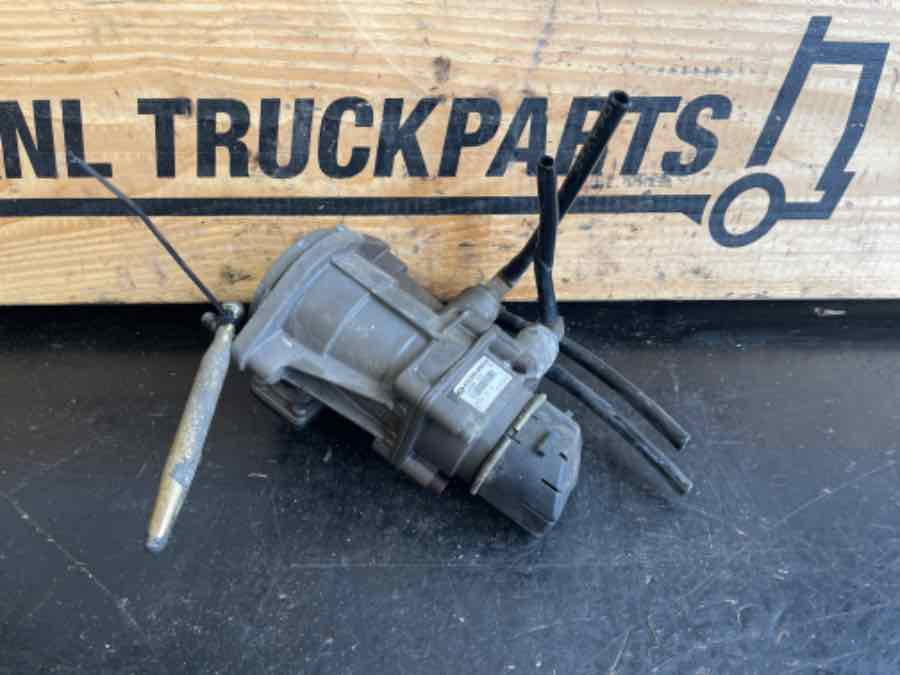 MAN FOOT BRAKE VALVE 81.52130-6275 - Brake valve for Truck: picture 1 MAN FOOT BRAKE VALVE 81.52130-6275 - Brake valve for Truck: picture 1