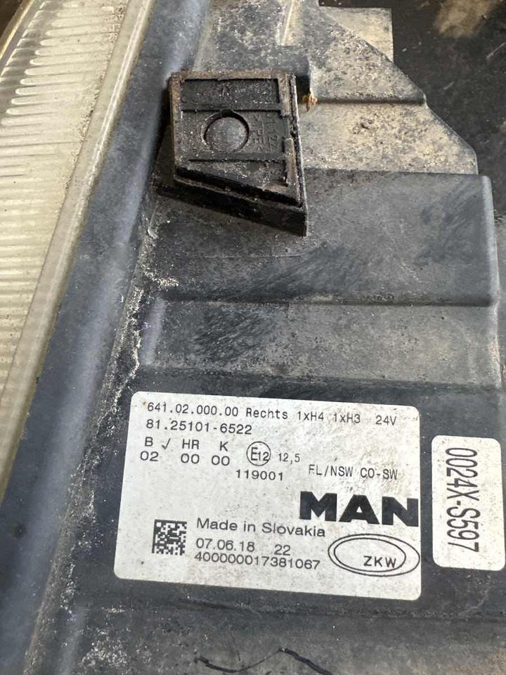 MAN LAMP 81.25101-6522 - Lights/ Lighting for Truck: picture 2 MAN LAMP 81.25101-6522 - Lights/ Lighting for Truck: picture 2