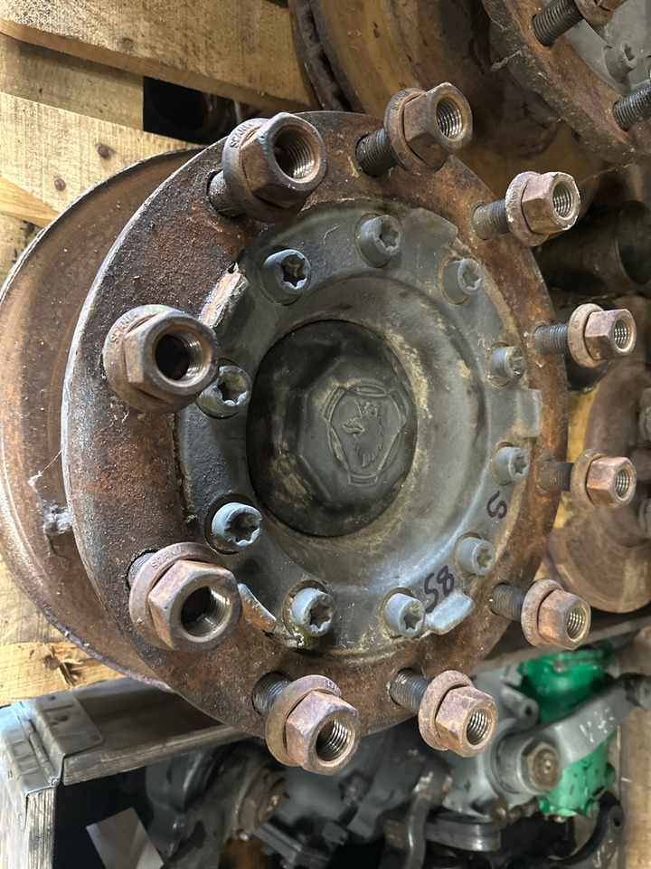 SCANIA FRONT HUB 1868663 - Wheel hub for Truck: picture 1 SCANIA FRONT HUB 1868663 - Wheel hub for Truck: picture 1