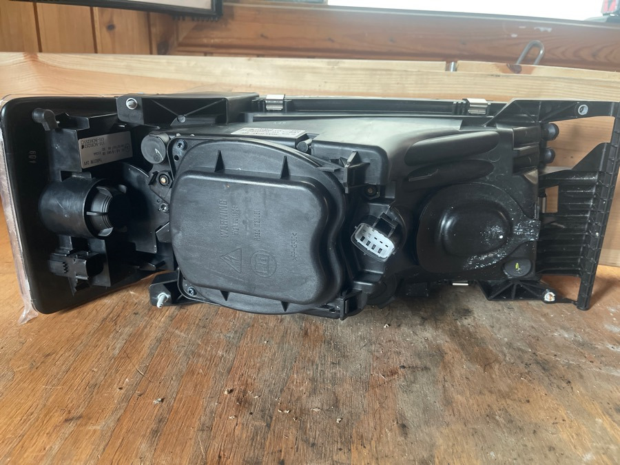 SCANIA H7 LAMP 2416138 - Lights/ Lighting for Truck: picture 2 SCANIA H7 LAMP 2416138 - Lights/ Lighting for Truck: picture 2