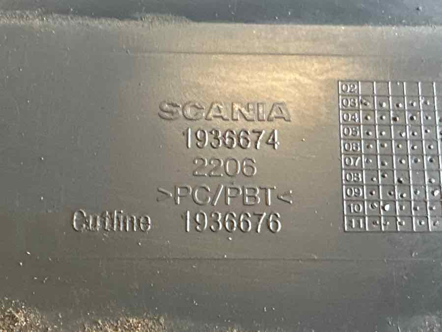 SCANIA LAMP HOUSE 1936674 - Electrical system for Truck: picture 3 SCANIA LAMP HOUSE 1936674 - Electrical system for Truck: picture 3
