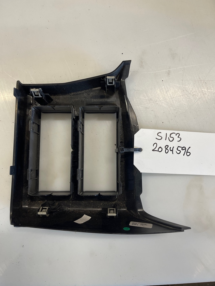 SCANIA PANEL 2084596 - Cab and interior for Truck: picture 3 SCANIA PANEL 2084596 - Cab and interior for Truck: picture 3