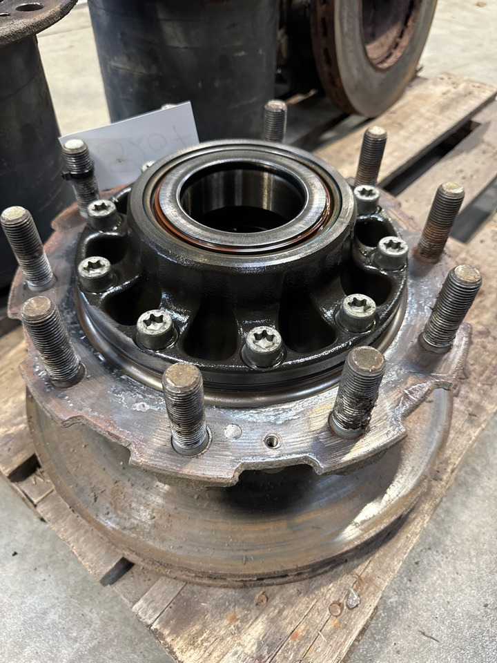 SCANIA REAR HUB // 1946274 - Wheel hub for Truck: picture 1 SCANIA REAR HUB // 1946274 - Wheel hub for Truck: picture 1