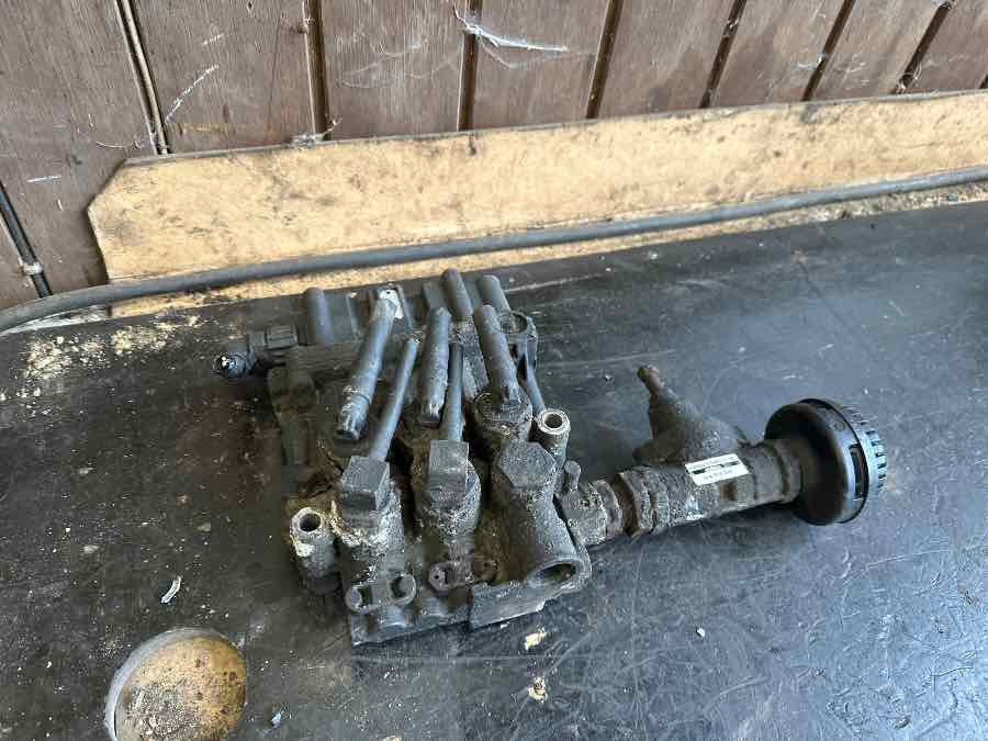 MERCEDES SOLENOID VALVE A0003276825 - Spare parts for Bus: picture 1 MERCEDES SOLENOID VALVE A0003276825 - Spare parts for Bus: picture 1