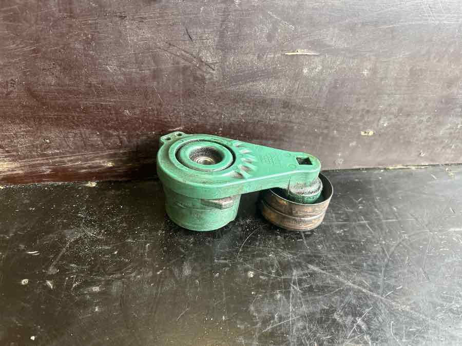 VOLVO BRACKET 21983651 - Frame/ Chassis for Truck: picture 2 VOLVO BRACKET 21983651 - Frame/ Chassis for Truck: picture 2