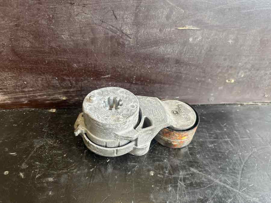 VOLVO BRACKET 21983655 - Frame/ Chassis for Truck: picture 1 VOLVO BRACKET 21983655 - Frame/ Chassis for Truck: picture 1