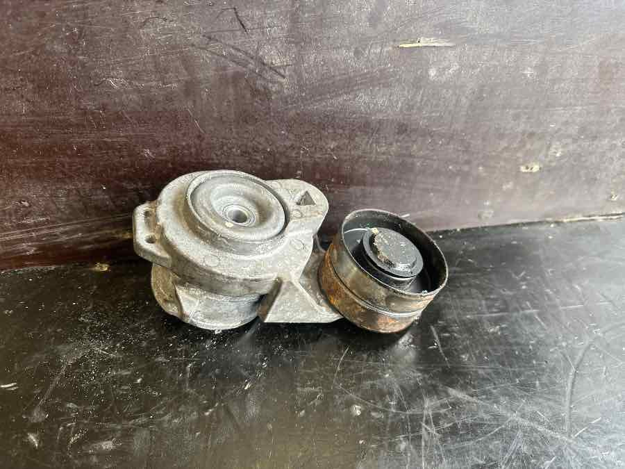 VOLVO BRACKET 21983655 - Frame/ Chassis for Truck: picture 2 VOLVO BRACKET 21983655 - Frame/ Chassis for Truck: picture 2