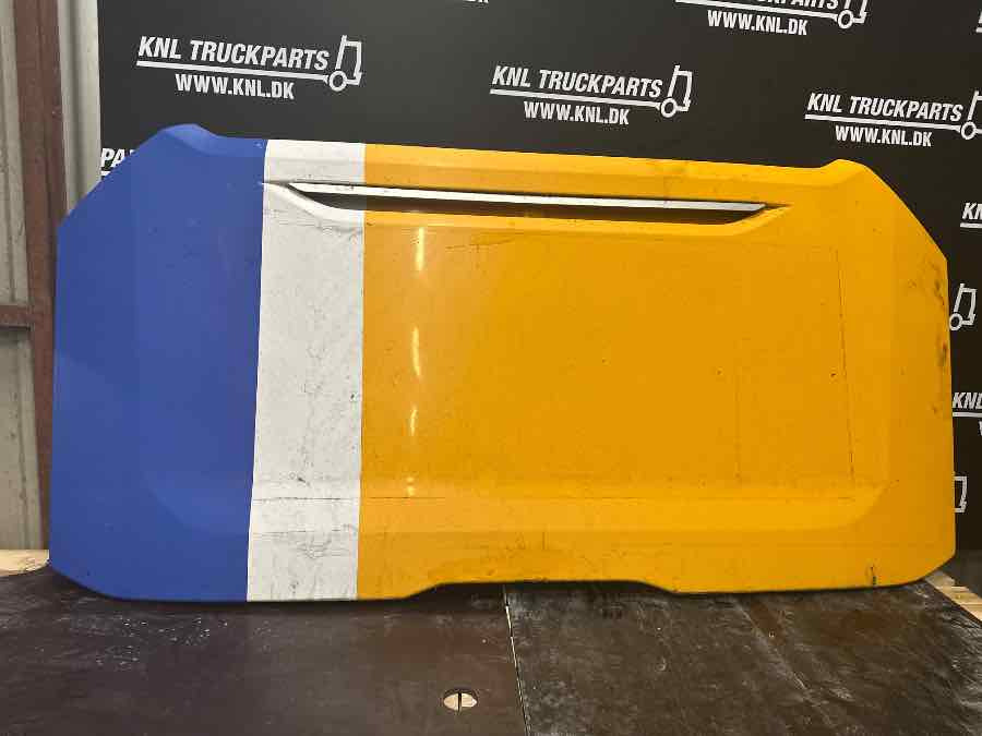 VOLVO BUS BACK END DOOR 21896008 - Door and parts for Bus: picture 1 VOLVO BUS BACK END DOOR 21896008 - Door and parts for Bus: picture 1