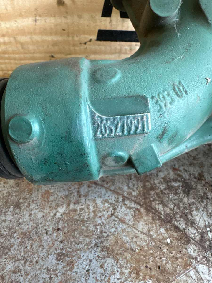 VOLVO COOLING PIPE 20539684 - Engine and parts for Truck: picture 2 VOLVO COOLING PIPE 20539684 - Engine and parts for Truck: picture 2
