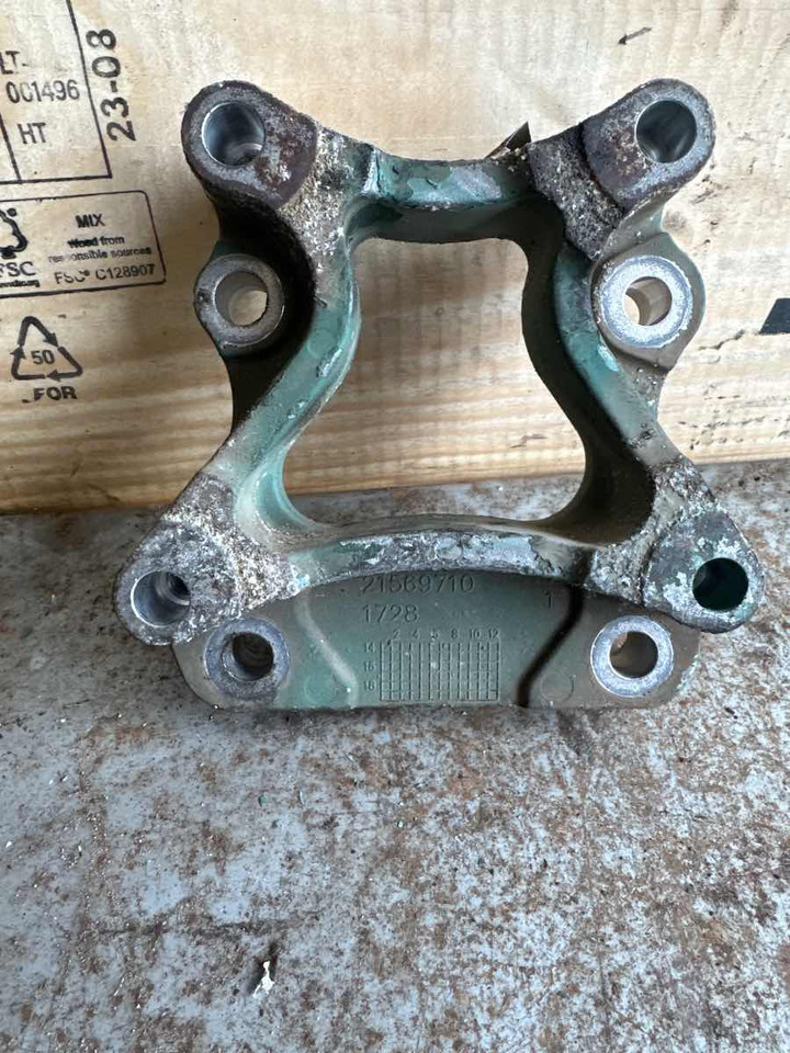 VOLVO FAN HUB BRACKET 21569710 - Frame/ Chassis for Truck: picture 1 VOLVO FAN HUB BRACKET 21569710 - Frame/ Chassis for Truck: picture 1