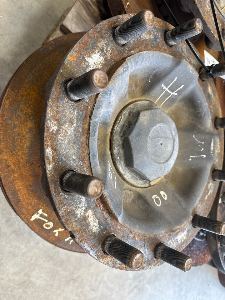 VOLVO FRONT HUB 21116583 - Wheel hub for Truck: picture 1 VOLVO FRONT HUB 21116583 - Wheel hub for Truck: picture 1