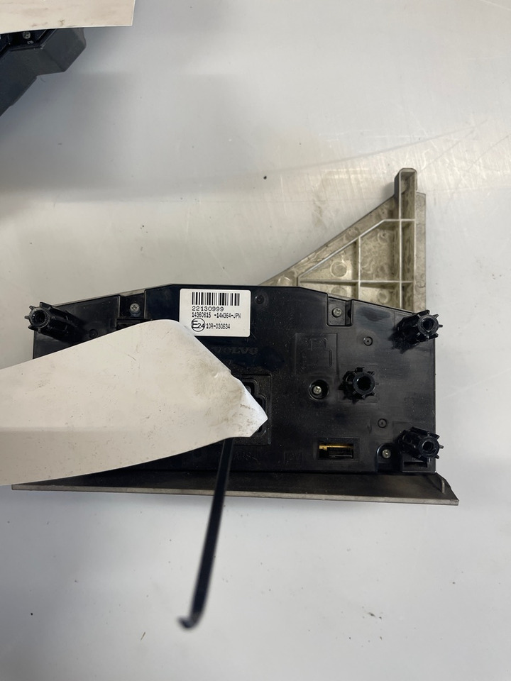 VOLVO HEAT ECU 22130999 - Dashboard for Truck: picture 1 VOLVO HEAT ECU 22130999 - Dashboard for Truck: picture 1