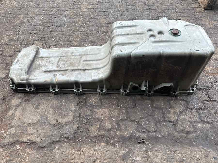VOLVO OIL SUMP 20493972 - Engine and parts for Truck: picture 1 VOLVO OIL SUMP 20493972 - Engine and parts for Truck: picture 1