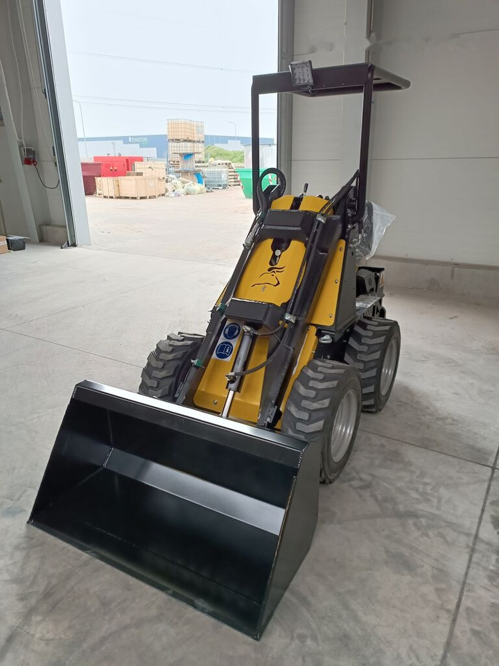 Tur Poland Radlader Mini loader Mini Hoflader N 520 - Skid steer loader: picture 2 Tur Poland Radlader Mini loader Mini Hoflader N 520 - Skid steer loader: picture 2