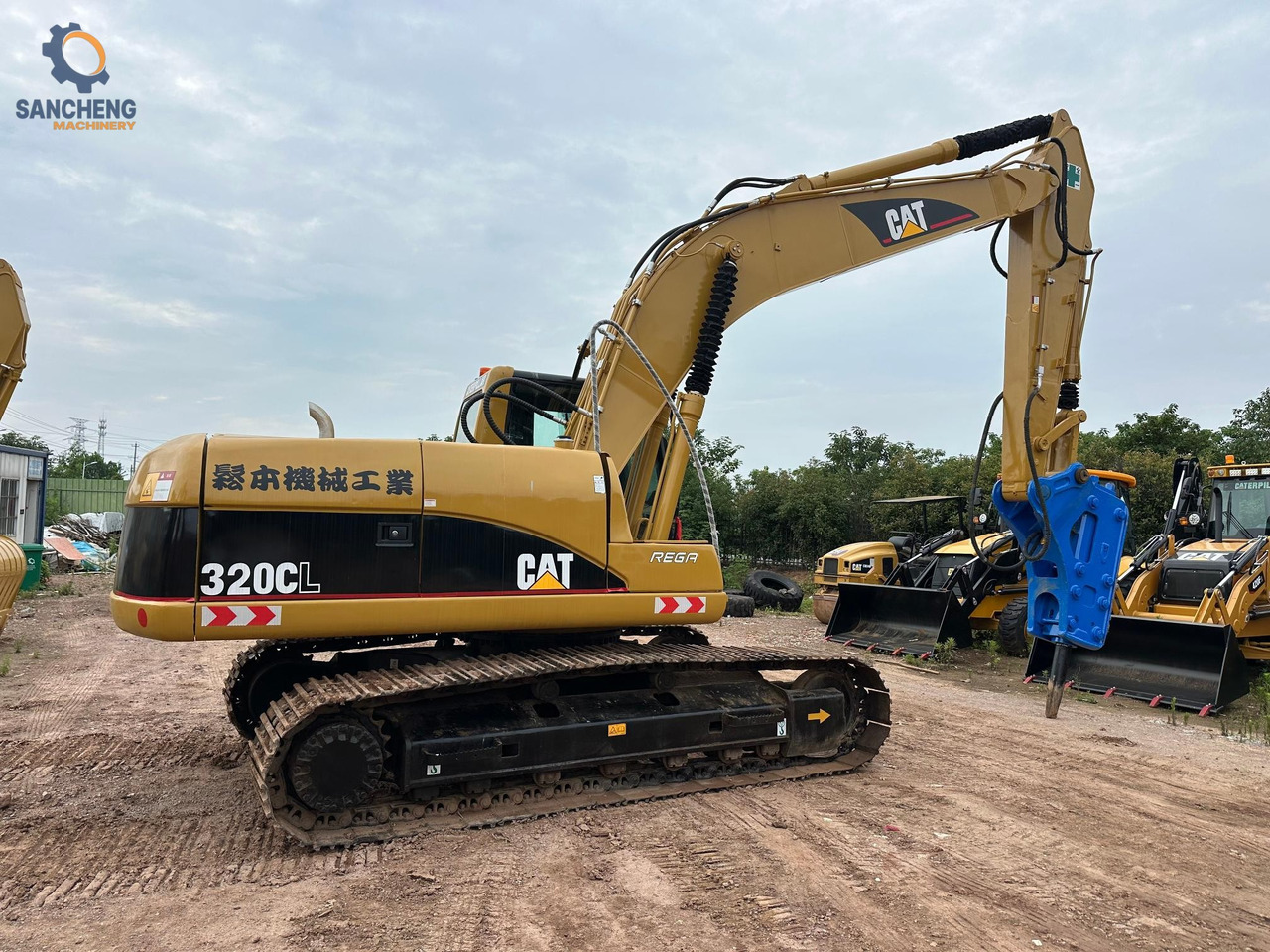 CAT 320CL with hammer - Crawler excavator: picture 2 CAT 320CL with hammer - Crawler excavator: picture 2