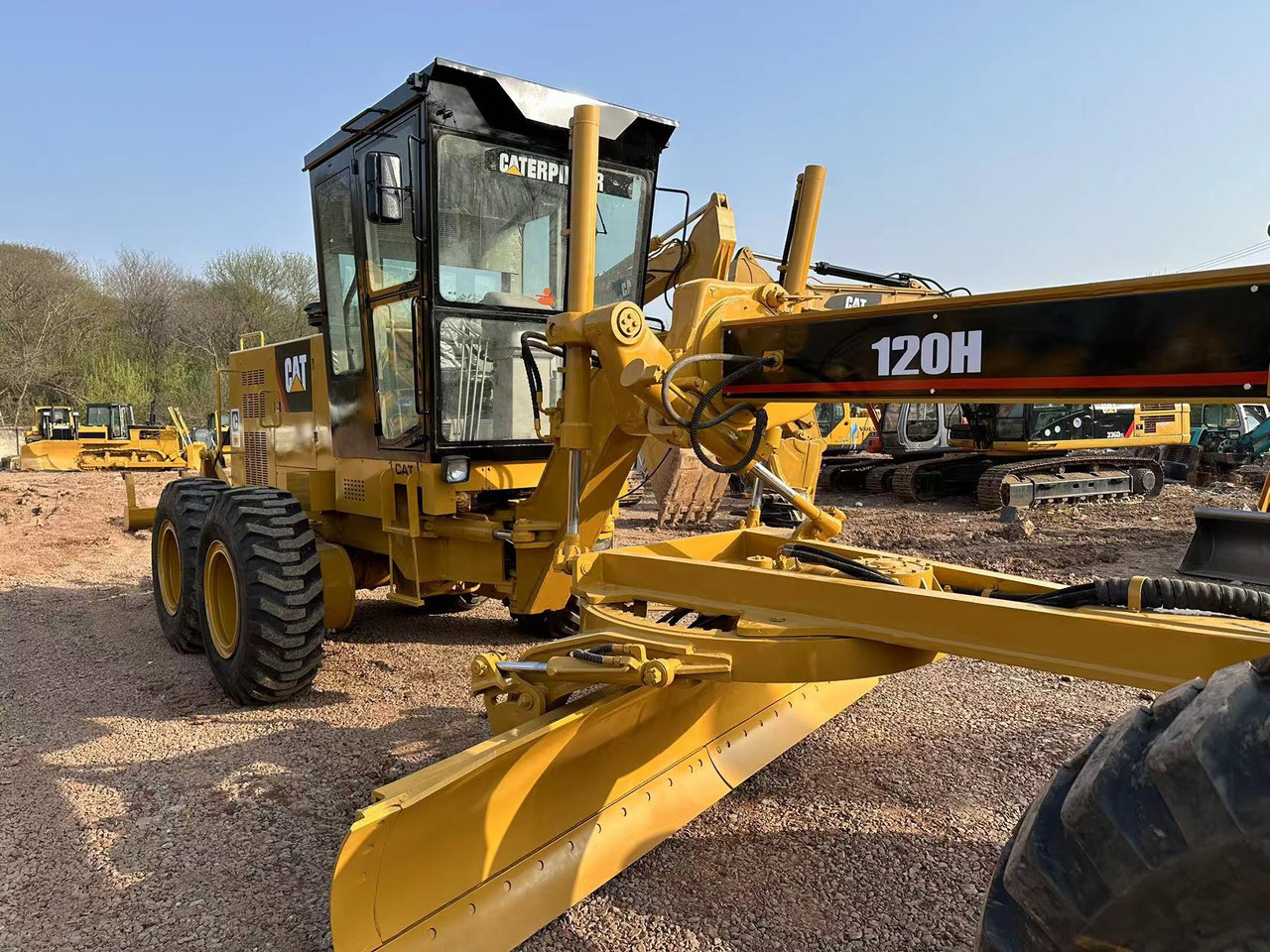 Grader CATERPILLAR 120H: picture 9