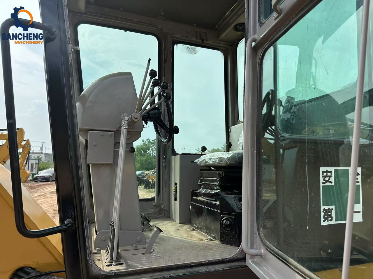 Grader CATERPILLAR 140K: picture 10