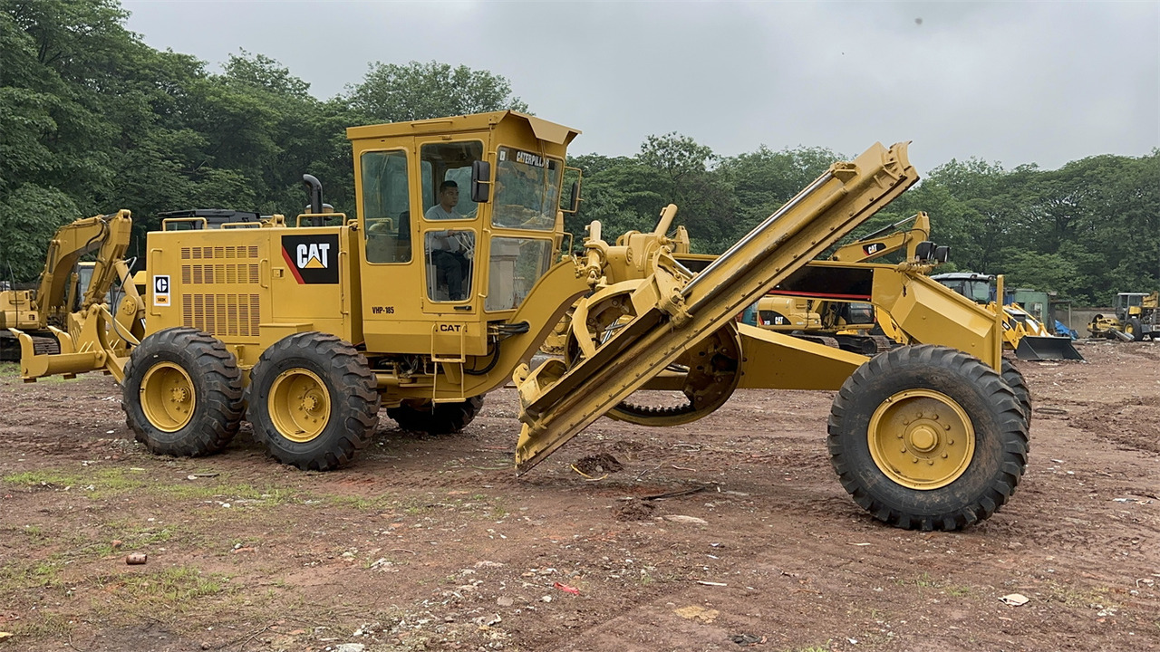 Grader CATERPILLAR 140K: picture 8