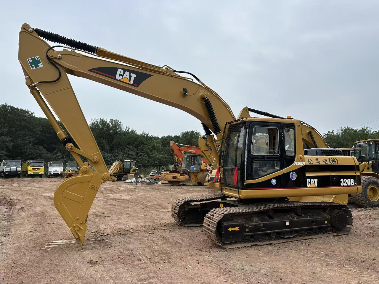 CATERPILLAR 320BL - Crawler excavator: picture 3 CATERPILLAR 320BL - Crawler excavator: picture 3