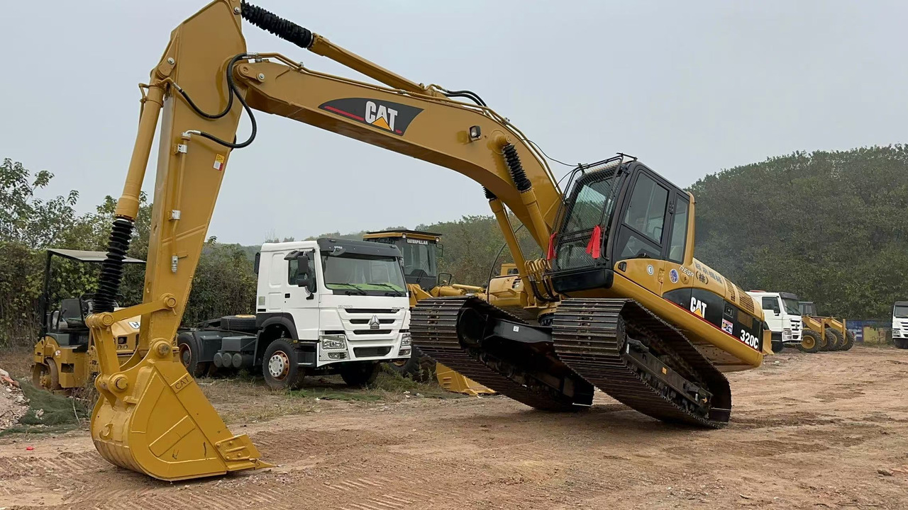 CATERPILLAR 320CL - Crawler excavator: picture 1 CATERPILLAR 320CL - Crawler excavator: picture 1