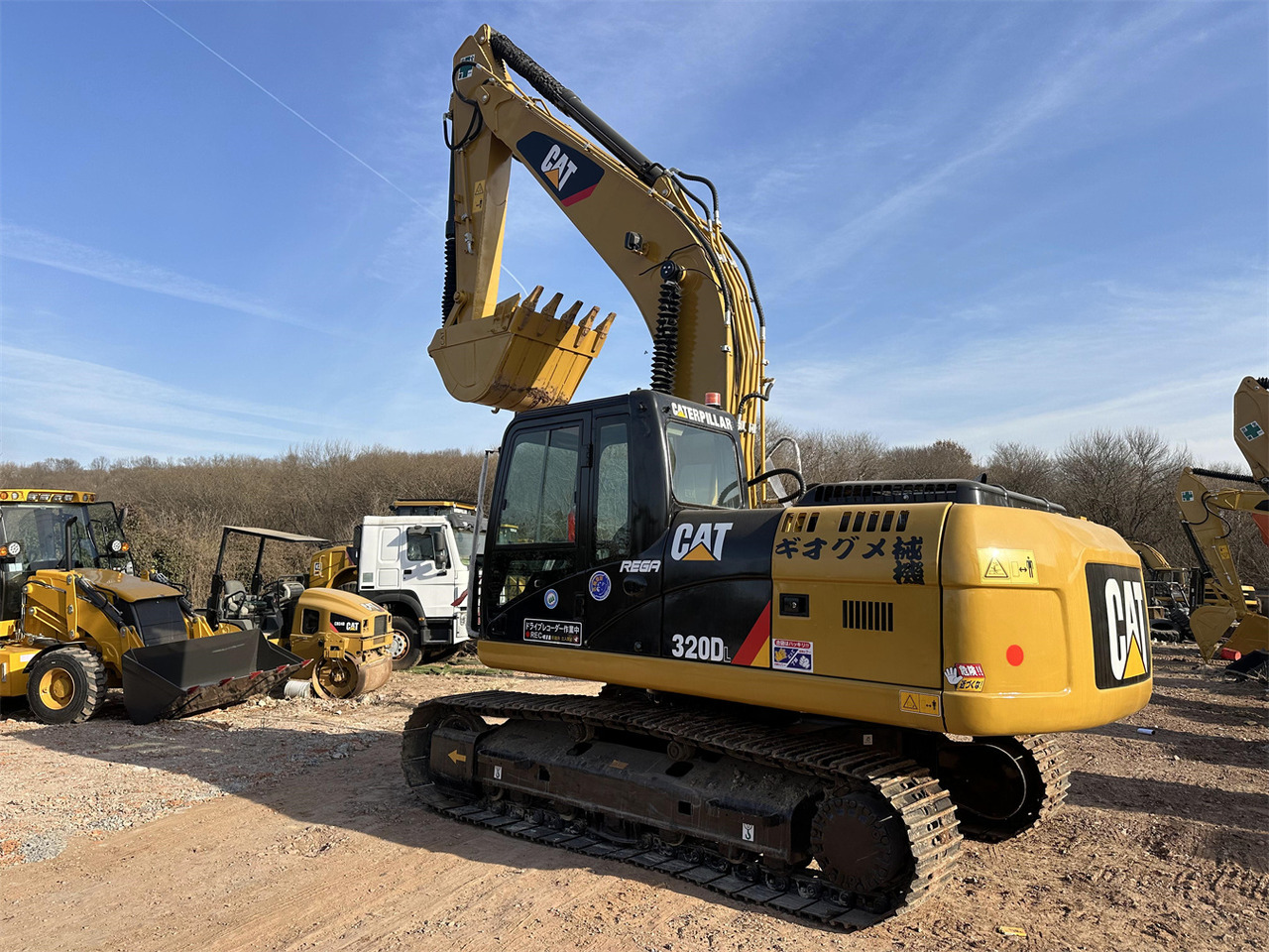 CATERPILLAR 320DL - Crawler excavator: picture 2 CATERPILLAR 320DL - Crawler excavator: picture 2