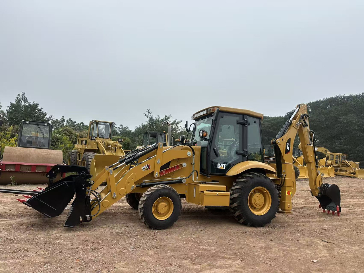 CATERPILLAR 420F2 - Backhoe loader: picture 3 CATERPILLAR 420F2 - Backhoe loader: picture 3