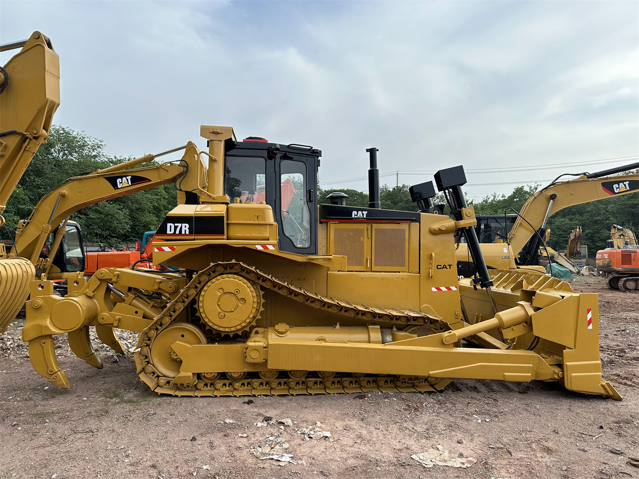 CATERPILLAR D7R - Bulldozer: picture 4 CATERPILLAR D7R - Bulldozer: picture 4