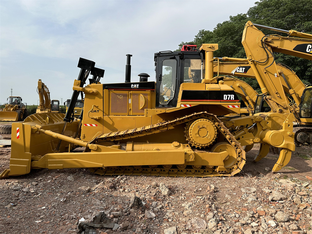CATERPILLAR D7R - Bulldozer: picture 5 CATERPILLAR D7R - Bulldozer: picture 5
