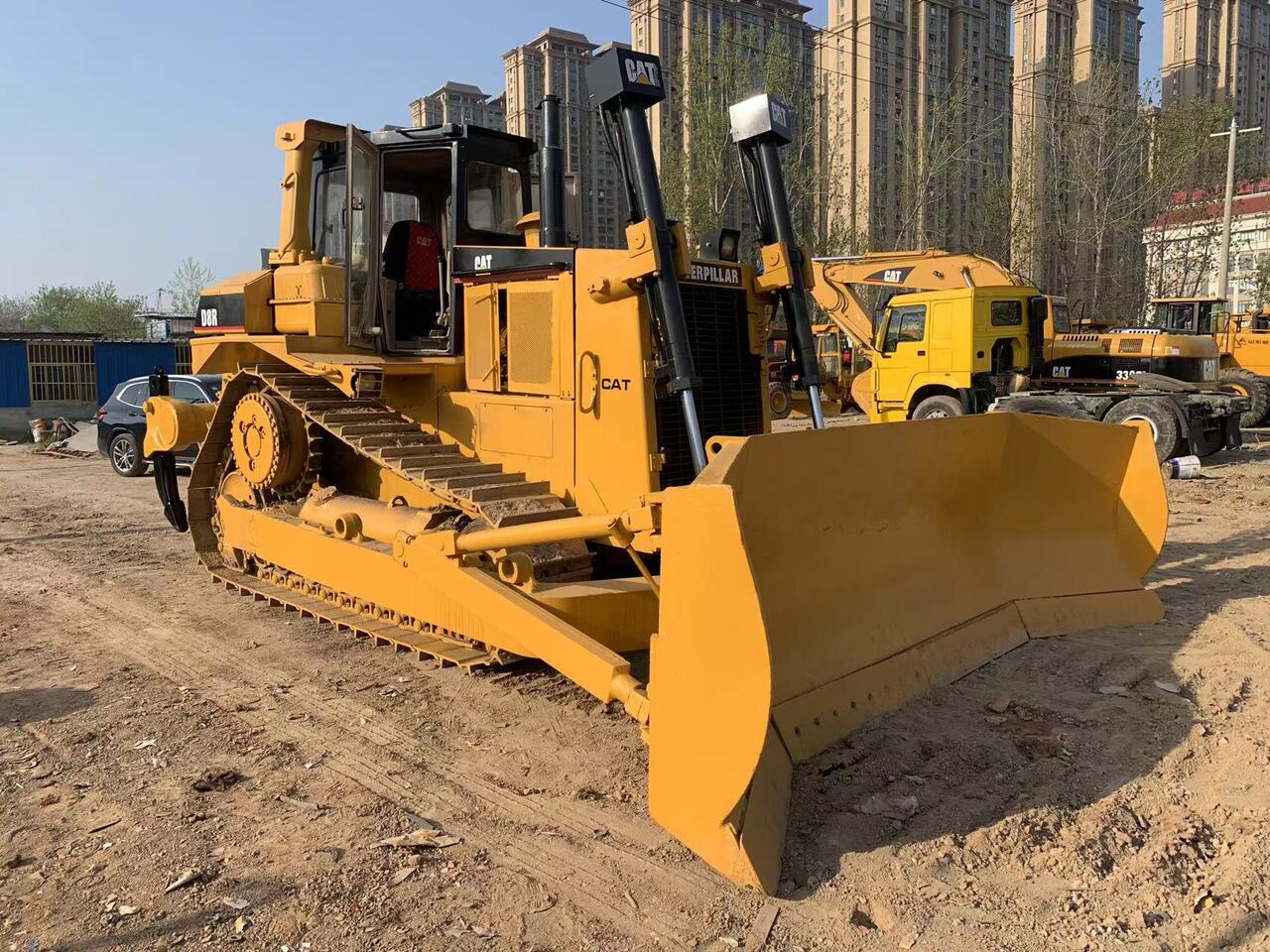 CATERPILLAR D8R - Bulldozer: picture 2 CATERPILLAR D8R - Bulldozer: picture 2