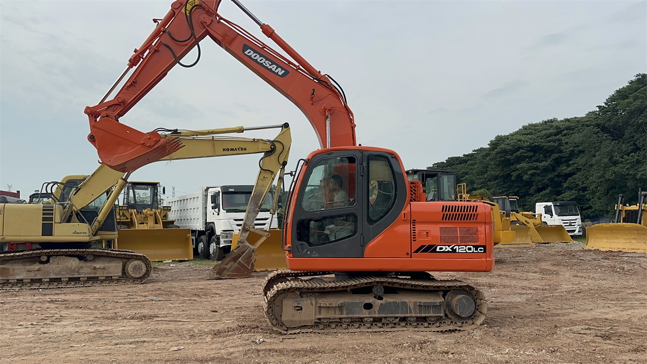 DOOSAN DX120 - Crawler excavator: picture 2 DOOSAN DX120 - Crawler excavator: picture 2
