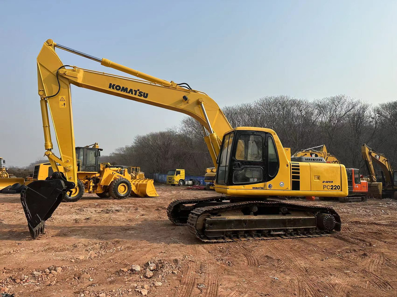 KOMATSU PC220-6 - Crawler excavator: picture 3 KOMATSU PC220-6 - Crawler excavator: picture 3
