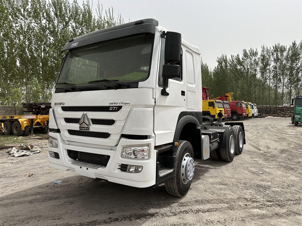 SINOTRUK Howo 371 Truck Head - Tractor unit: picture 2 SINOTRUK Howo 371 Truck Head - Tractor unit: picture 2