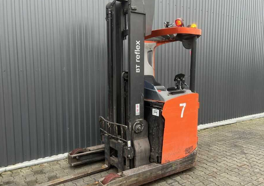 BT RRE140H - Reach truck: picture 1 BT RRE140H - Reach truck: picture 1