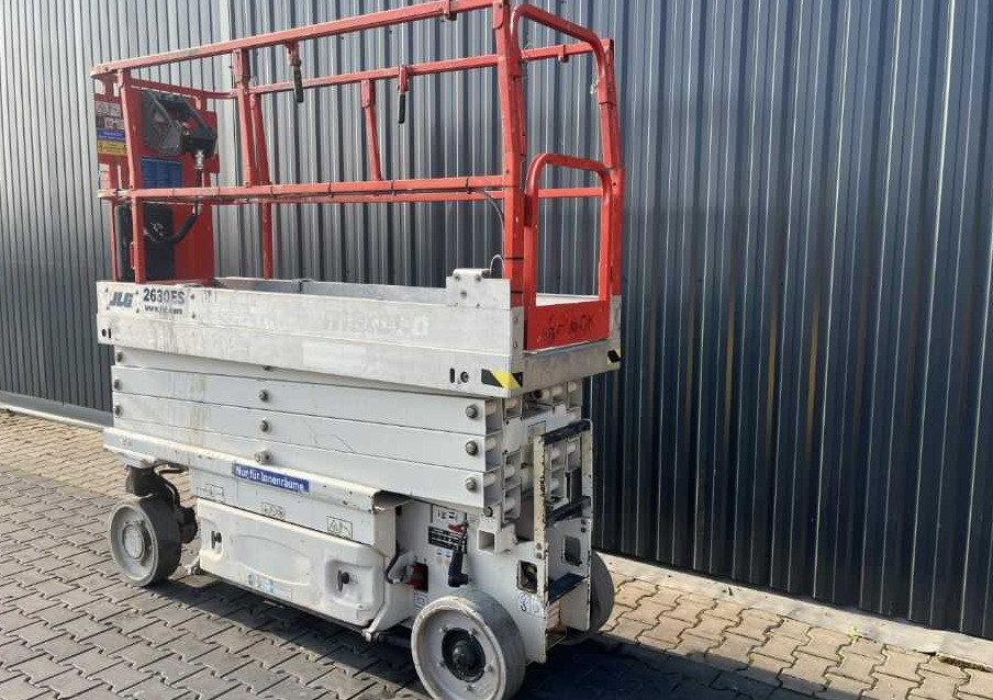 JLG 2630ES - Scissor lift: picture 3 JLG 2630ES - Scissor lift: picture 3