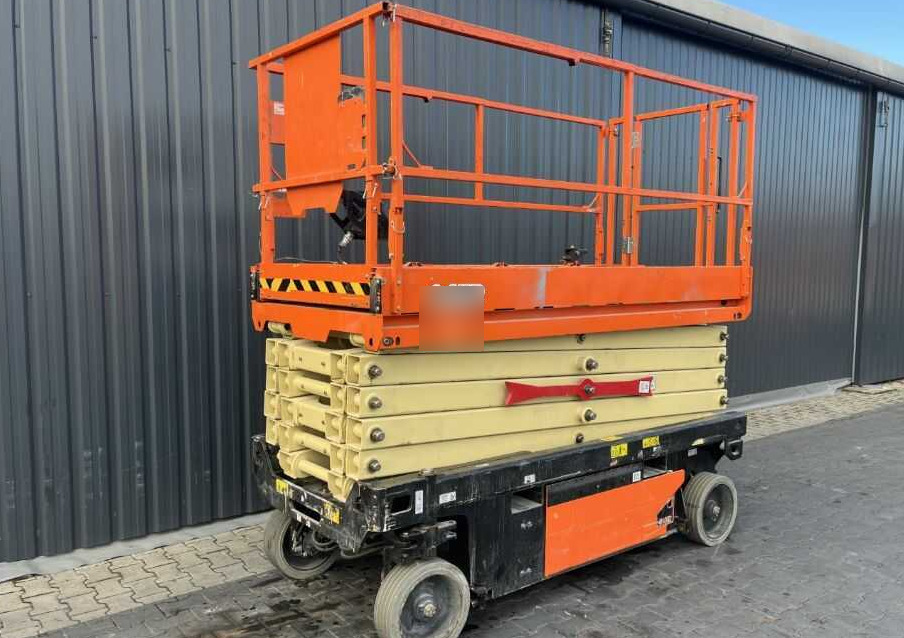 JLG 4045R - Scissor lift: picture 1 JLG 4045R - Scissor lift: picture 1