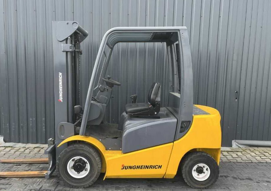Jungheinrich DFG425 - Diesel forklift: picture 2 Jungheinrich DFG425 - Diesel forklift: picture 2