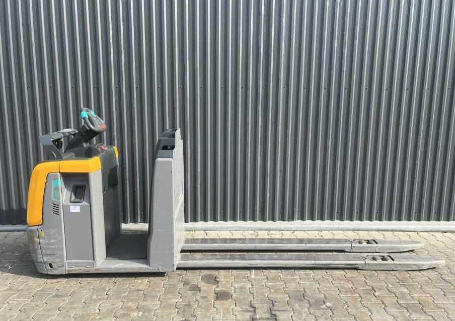 Jungheinrich ECE225 - Order picker: picture 2 Jungheinrich ECE225 - Order picker: picture 2