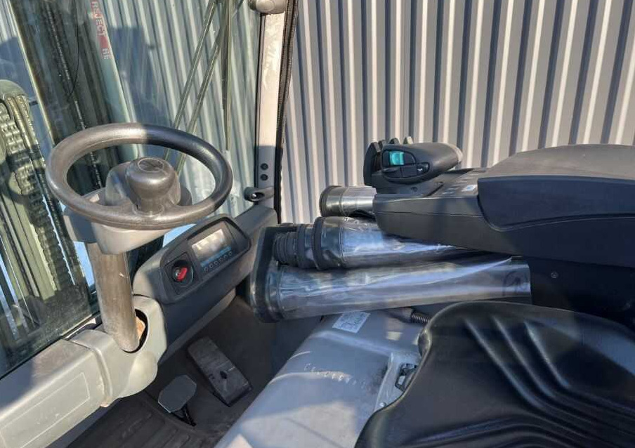 Electric forklift Jungheinrich EFG220: picture 8