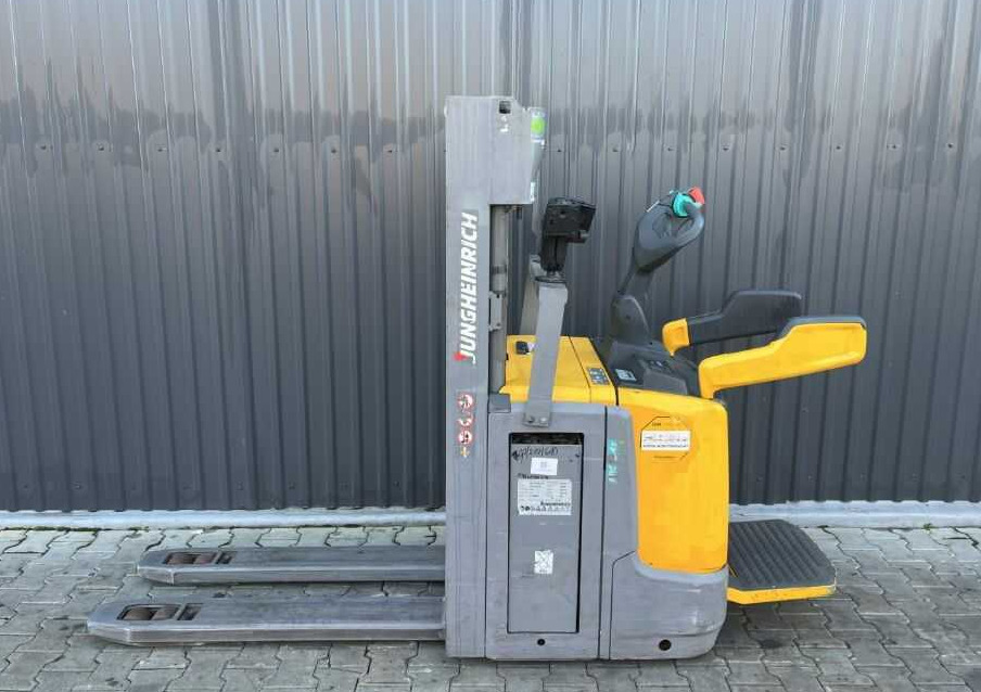 Jungheinrich ERC214z - Stacker: picture 2 Jungheinrich ERC214z - Stacker: picture 2