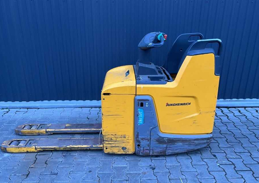 Jungheinrich ERE125 - Pallet truck: picture 3 Jungheinrich ERE125 - Pallet truck: picture 3