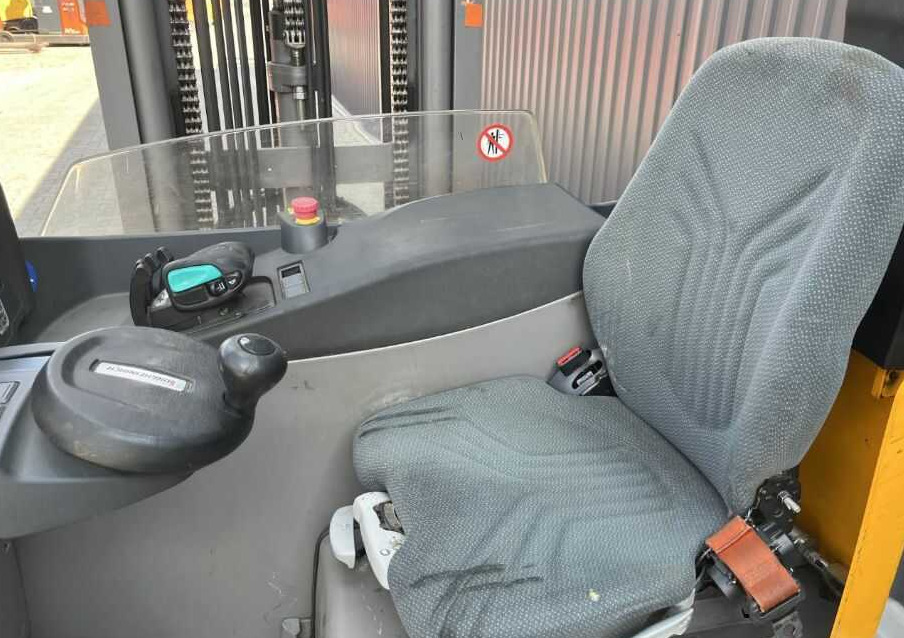 Jungheinrich ETV216 - Reach truck: picture 5 Jungheinrich ETV216 - Reach truck: picture 5
