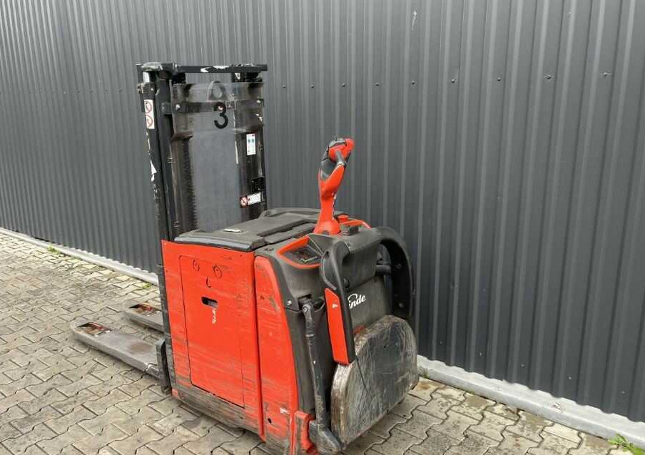 Linde D10AP - Stacker: picture 3 Linde D10AP - Stacker: picture 3