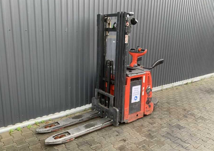 Linde D12AP - Stacker: picture 1 Linde D12AP - Stacker: picture 1