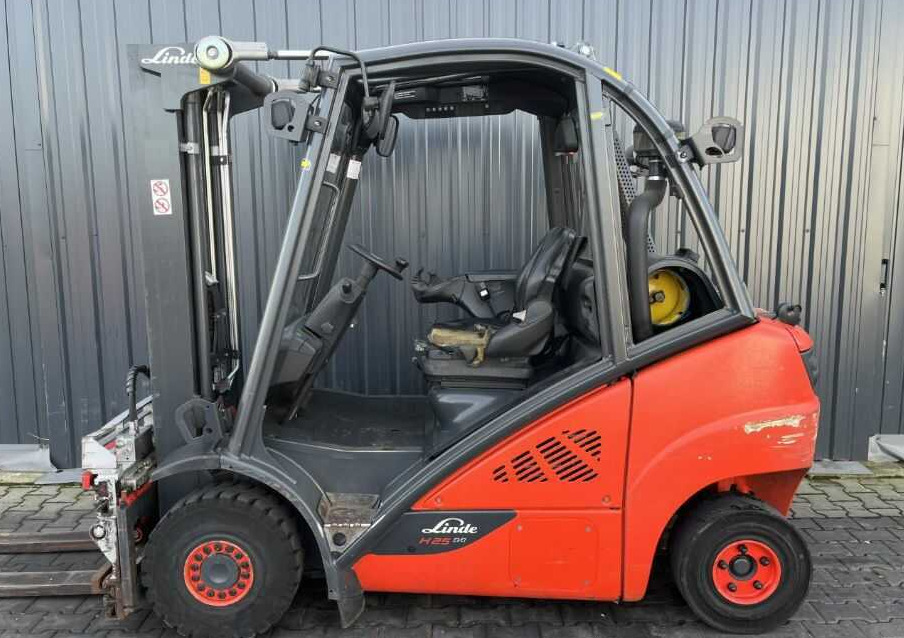 Linde H25T-02 - LPG forklift: picture 2 Linde H25T-02 - LPG forklift: picture 2