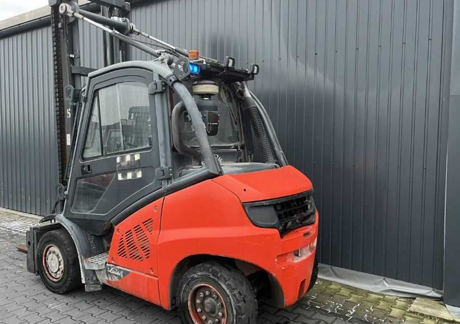 Linde H40D-02 - Diesel forklift: picture 3 Linde H40D-02 - Diesel forklift: picture 3