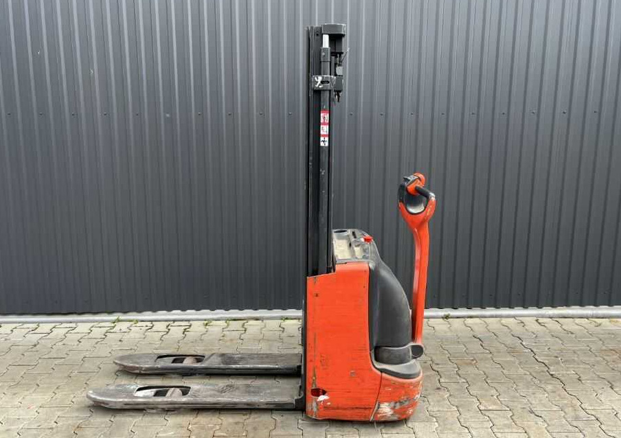 Linde L12 - Stacker: picture 2 Linde L12 - Stacker: picture 2