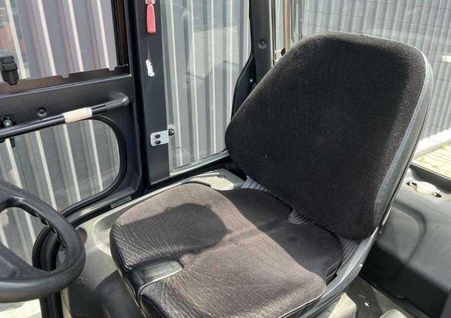 Tow tractor Linde P80: picture 7 Tow tractor Linde P80: picture 7